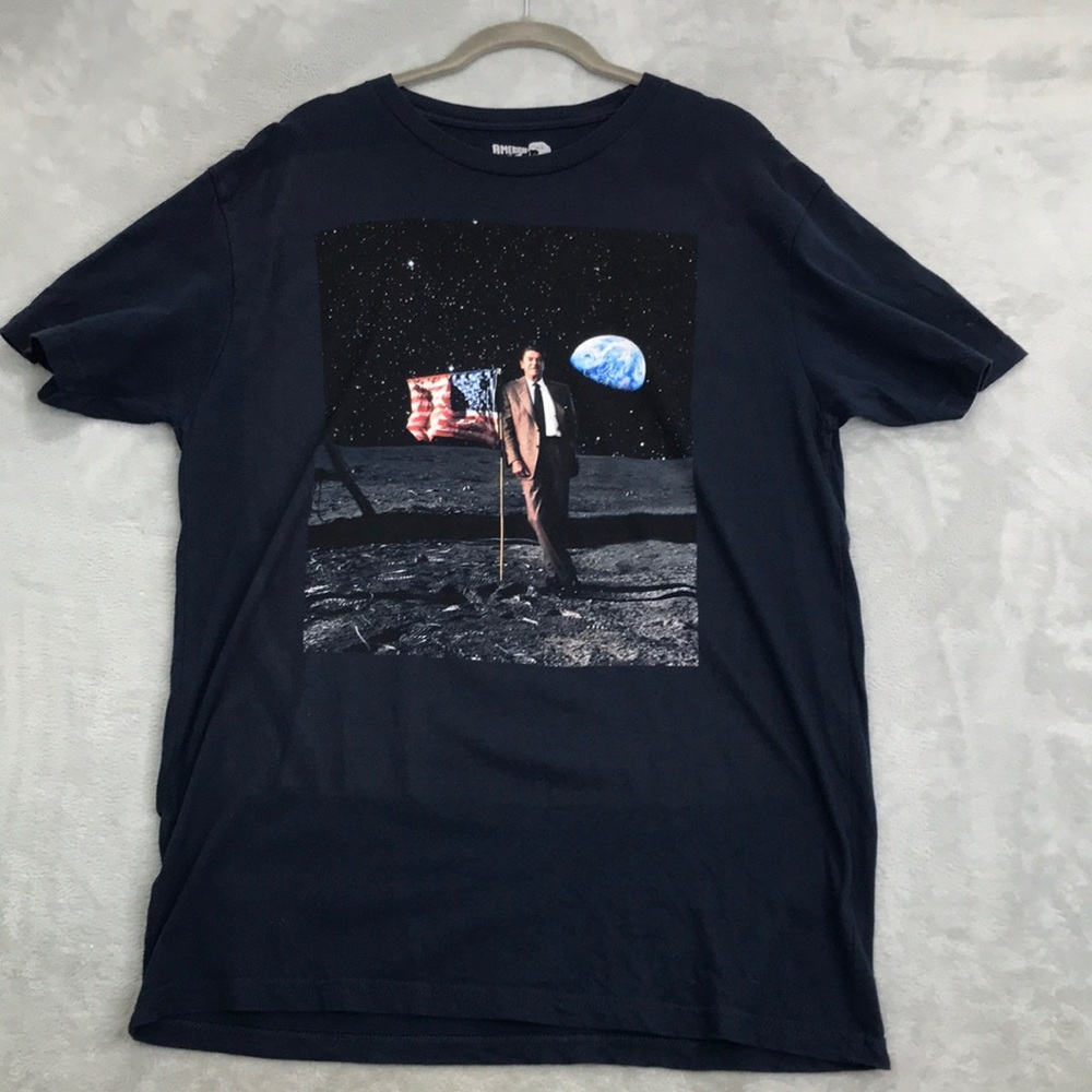 American AF President Reagan on the Moon Graphic Tee Size M